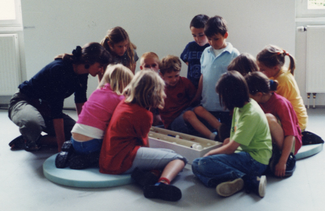 Kirsten Kötter: Brunnen 'Die neoliberale Gesellschaft / Der Traum von der linken und rechten Gehirnhälfte'